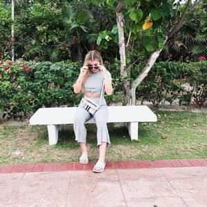 Meet your Posher, Isabel